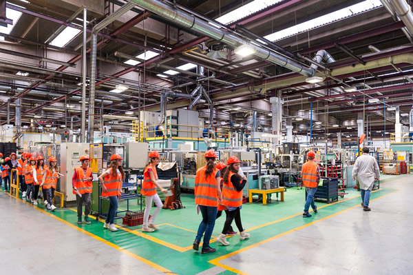 studenti in fabbrica